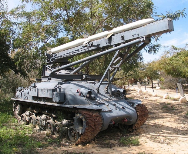 중동전쟁 당시 이스라엘이 셔먼 차체를 이용하여 발사한 슈라이크 미사일. Bukvoed/wikemedia.org