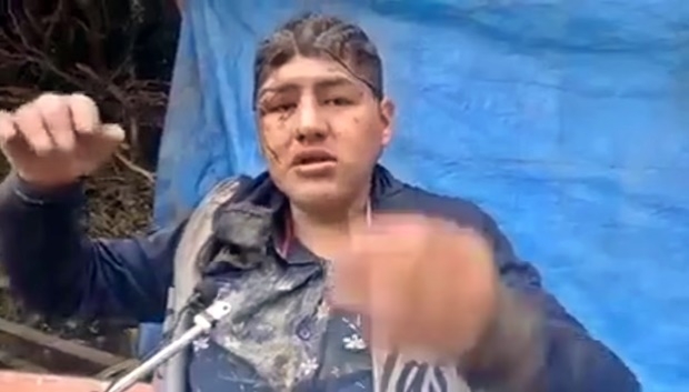 이어 “눈을 떴더니 관 속이었다. 간신히 유리관을 깼는데 흙먼지가 들이쳤다. 사람들이 나를 묻은 것이다. 관을 겨우 박살내고 탈출했다”고 호소했다. 출처=파지나 시에테