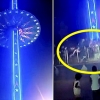 “쿵!” 15m 공중서 곤두박질…인도 놀이기구 추락 사고 [영상]