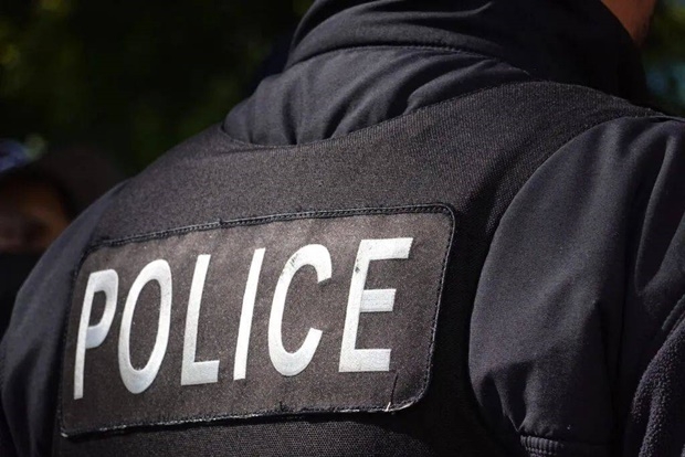 미국 캘리포니아 리버사이드 카운티에 거주하는 중국인 부부가 경찰의 급습으로 피해를 주장하며 거액의 피해 보상금을 수령하게 됐다 출처 웨이보1