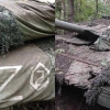 [포착] 최신예 탱크도 버리고 갔네…우크라군, 러시아 T-90M 주웠다