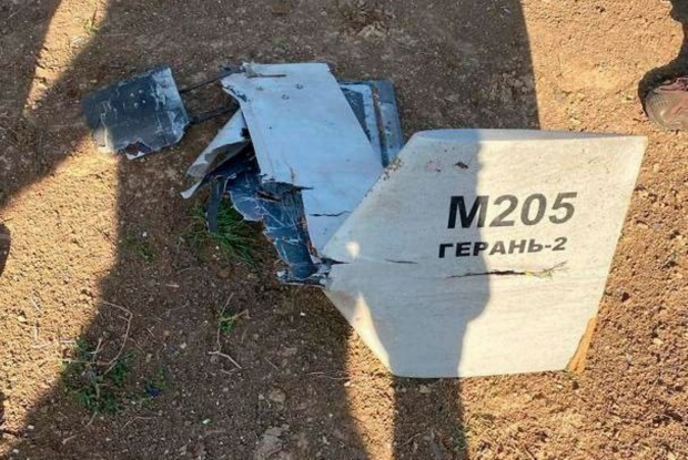 드론 잔해에는 선체 번호 M205 외에 러시아어로 ‘게란-2’라고 적혀 있다. / 사진=우크라이나군