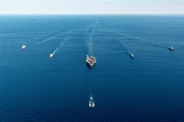 지난 달 30일 한미일 3국 군함들이 동해 공해상에서 대잠 연합훈련을 하는 모습. 연합뉴스