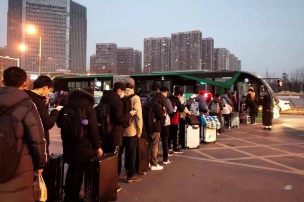 중국 전역에서 당국의 강력한 방역 정책을 비난하는 목소리가 쏟아지고 있다. 출처=웨이보