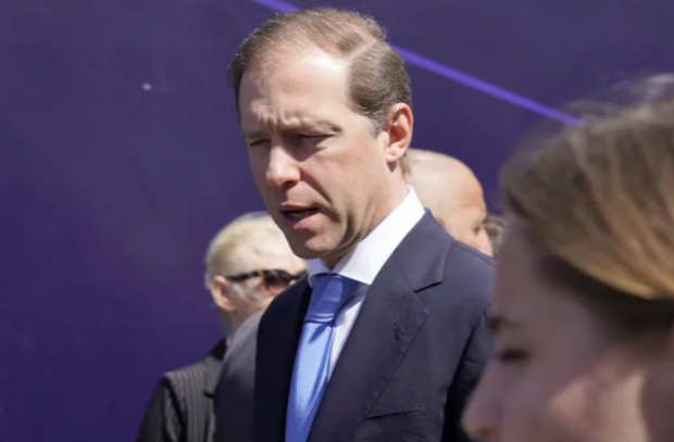 중동 지역 최대 규모의 방산 전시회인 국제방위산업전(IDEX)에 모습을 드러낸 데시스 만투로프 러시아 산업통상부장관. 2023. 02. 20 AP 연합뉴스