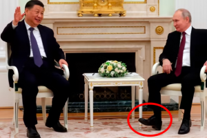 [영상] 푸틴, 시진핑 앞에서도 ‘꼼지락’…감출 수 