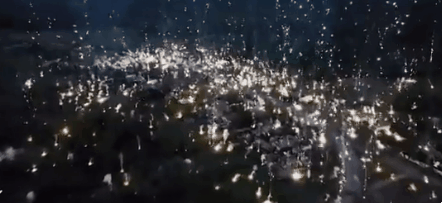 지난해 9월 우크라이나 동부 지역에 떨어지는 소이탄