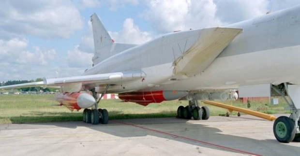 러시아 장거리 폭격기 투폴레프(Tu)-22M3에 탑재된 Kh-22(X-22) 순항미사일. 출처 topwar.ru