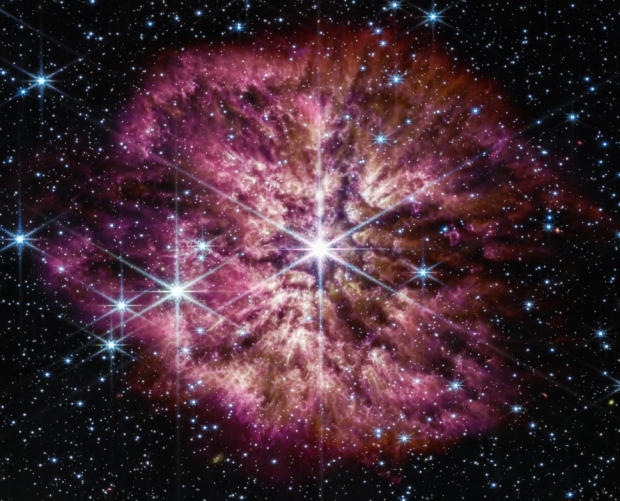 제임스웹 우주망원경으로 본 밝고 뜨거운 별 볼프-라이예 124 (WR 124).NASA Webb ERO