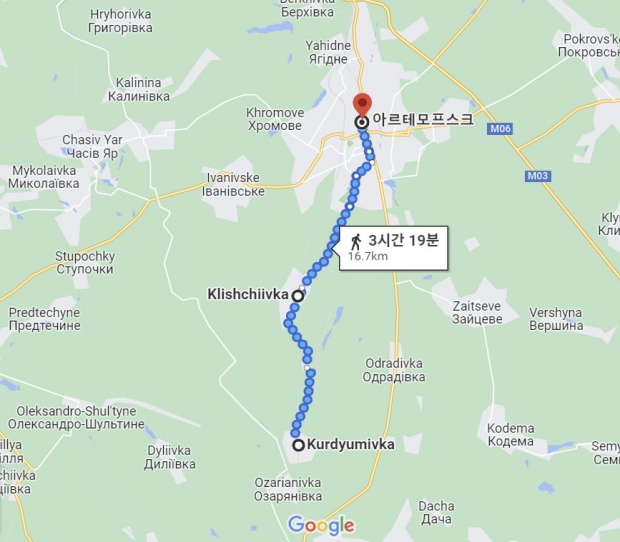 우크라이나 동부 도네츠크주의 전략적 요충 도시인 바흐무트(위쪽부터)와 남쪽의 클리시이우카와 더 남쪽의 쿠르디우미우카 마을 위치를 나타낸 지도. / 사진=구글맵