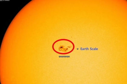 ‘지구 7배 크기’ 역대급 태양흑점 포착 [우주를 보다]
