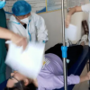아이에 선풍기 양보하고 열사병으로 사망한 엄마 [여기는 중국]