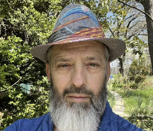 아버지의 화장한 유해와 ‘마지막 여행’을 떠났던 66세 미국 남성 핸드릭스(사진)가 유타주의 한 국립공원에서 숨진 채 발견됐다. 사진은 그가 숨진 채 발견되기 전 SNS에 마지막으로 게재한 게시물.