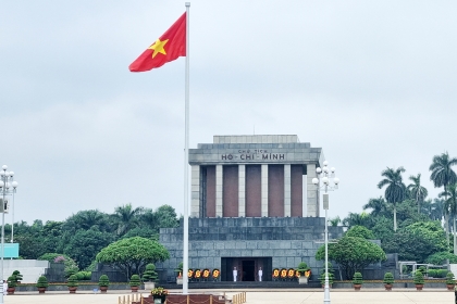 “내 무덤에 비석과 동상을 세우지 말라” …베트남에서 가장 존경받는 국부(國父) ‘호 아저씨’ [한ZOOM]   