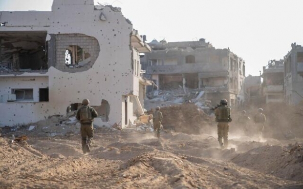 2023년 11월 8일(현지시간) 이스라엘군(IDF)이 공개한 사진에서 252예비사단 부대가 가자지구에서 지상작전을 수행하고 있다. / 사진=IDF