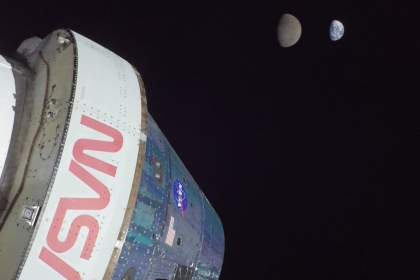벌써 1년 전…NASA 캡슐 우주선서 본 ‘지구와 달’ [우주를 보다]