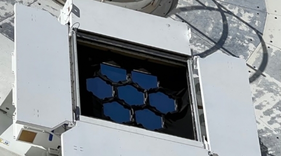 지름 1m의 레이저 수신 망원경. 출처=NASA