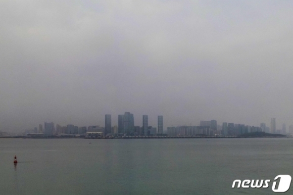 대만의 중국 최접경 지역인 진먼섬에서 지난달 5일(현지시간) 중국 샤먼이 보인다. 23.12.05 ⓒ AFP=뉴스1