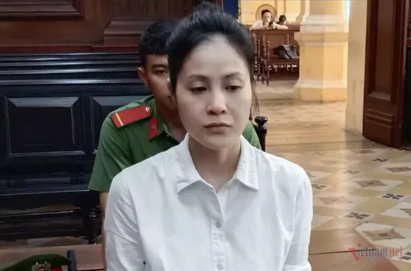 지인의 투자금 640억원으로 호화생활을 즐기다 사기죄로 무기징역을 선고받은 풍 티 응에(38,여)(사진-베트남넷)