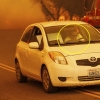 불타는 도로 속 질주하는 운전자···美 캘리포니아 산불 규모 보니