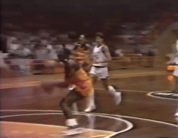 백보드 박살낸 덩크