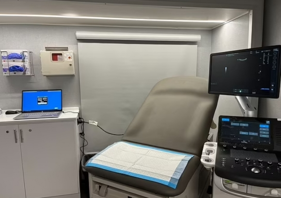 미국 최대 낙태 기관이자 비영리단체인 ‘가족계획협회’(Planned Parenthood)가 민주당 전당대회가 열리는 일리노이주 시카고에 설치한 이동식 클리닉 내부. 이곳에서 무료로 임신중절 및 정관수술을 받을 수 있다