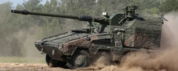 아메리칸 라인메탈 비히클의 복서 차륜형 장갑차 섀시 기반의 RCH 155. 출처 라인메탈