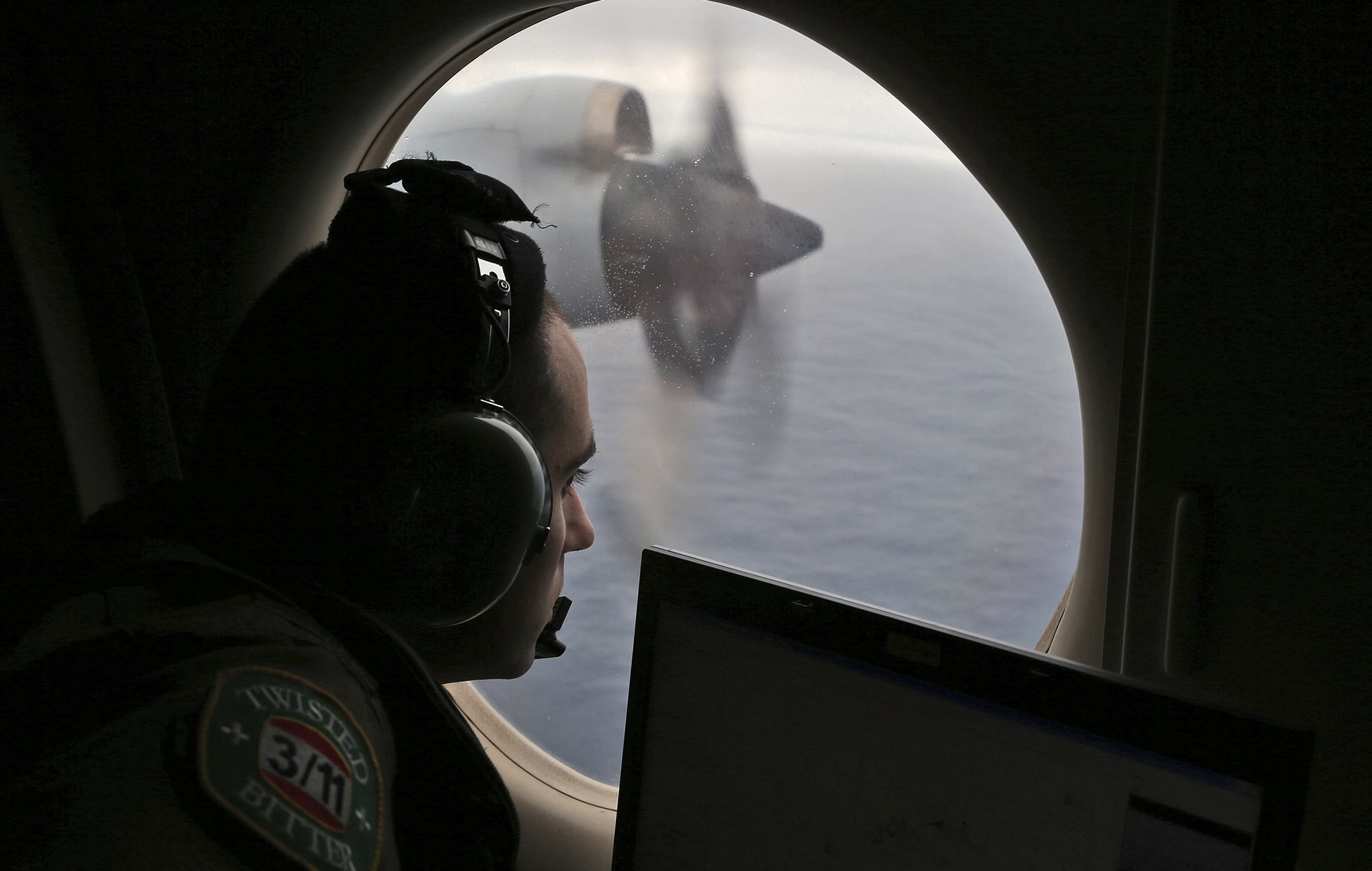 Malaysia Missing-Plane 2014년 실종된 말레이시아 항공 MH370편을 수색하는 호주 공군. AP 연합뉴스 Malaysia Missing-Plane 2014년 실종된 말레이시아 항공 MH370편을 수색하는 호주 공군. AP 연합뉴스