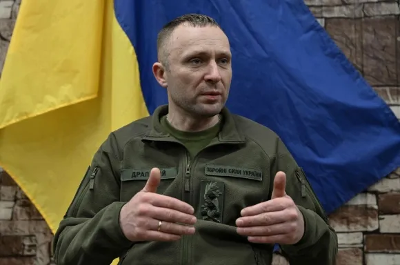 지난 6일 인터뷰 중인 미하일로 드라파티 우크라이나 육군 사령관.  AFP 연합뉴스