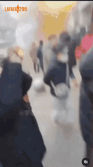 지난 26일(현지시간) 중국 랴오닝성 선양의 한 식품시장에서 의문의 폭발이 발생해 여러 사람이 부상한 것으로 추정된다. 폭발 직후 현장 모습. 인스타그램 캡처