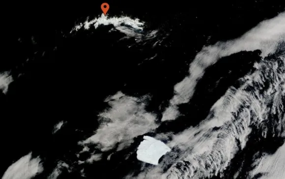 A23a의 현 위치와 사우스조지아섬 위치(상단 표시). NASA