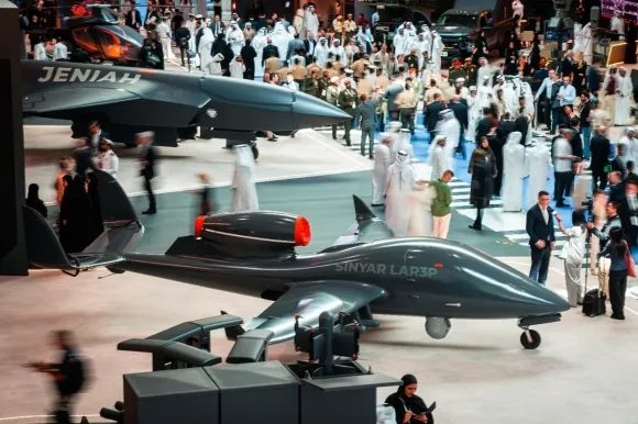 엣지 그룹은 제니아 외에도 신야르 LAR3P 등 다양한 무인기도 전시했다. 출처=엣지그룹 엑스