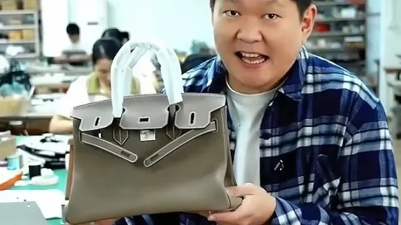 13일 한 엑스 계정(@Humanbydesign3)에는 3만8000달러(약 5400만원)에 달하는 에르메스 버킨백의 원가가 1395달러(약 200만원)라고 주장하는 내용의 영상이 공유돼 조회수 780만회를 넘었다. 출처=엑스 13일 한 엑스 계정(@Humanbydesign3)에는 3만8000달러(약 5400만원)에 달하는 에르메스 버킨백의 원가가 1395달러(약 200만원)라고 주장하는 내용의 영상이 공유돼 조회수 780만회를 넘었다. 출처=엑스