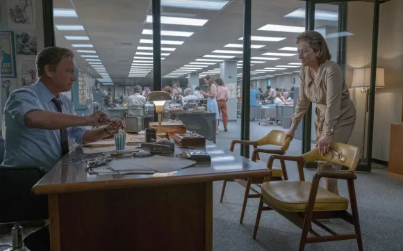 스티븐 스필버그 감독의 영화 ‘더 포스트’(2017)의 한 장면. 영화는 미국 정부가 베트남 전쟁에 개입하기 위해 ‘통킹만 사건’을 조작했다는 의혹과 진실을 밝히려는 언론인의 노력을 다뤘다. 출처=IMDb