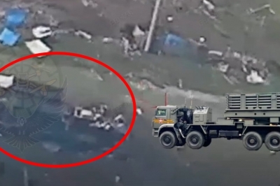 thumbnail - (영상) 이토록 허술할 수가…쓰레기로 위장한 러軍 MLRS, 드론에 박살났다