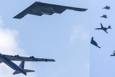 thumbnail - 그냥 에어쇼가 아니다…B-2부터 F-22까지 미국 전략자산 총출동