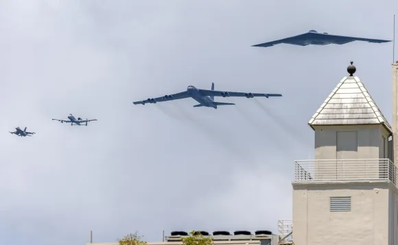 사진 왼쪽부터 F-15, A-10, B-52, B-2. EPA 연합뉴스