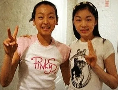 김연아(오른쪽) 선수와 아사다 마오. 김연아 SNS 캡처 김연아(오른쪽) 선수와 아사다 마오. 김연아 SNS 캡처