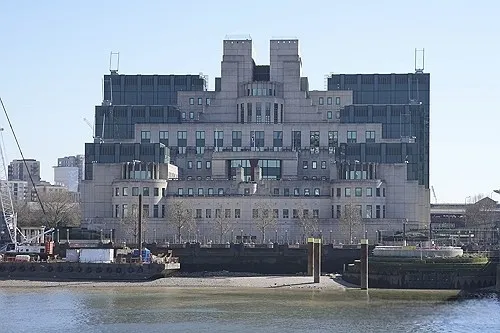 영국 런던의 MI6 본사 건물. 런던 AP 연합뉴스 영국 런던의 MI6 본사 건물. 런던 AP 연합뉴스