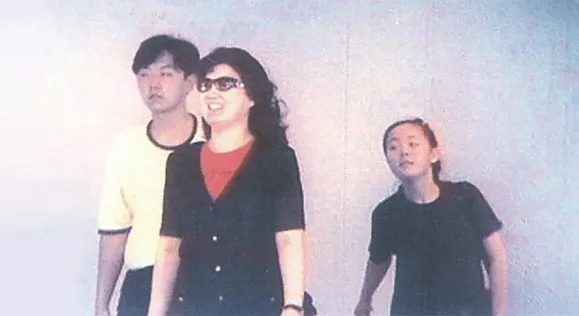 장남 김정철, 딸 김여정과 해외여행 중인 고용희(가운데). 문예춘추 제공 장남 김정철, 딸 김여정과 해외여행 중인 고용희(가운데). 문예춘추 제공