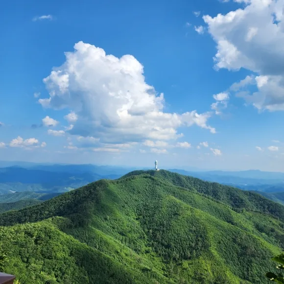 강원도 홍천의 가리산 조망