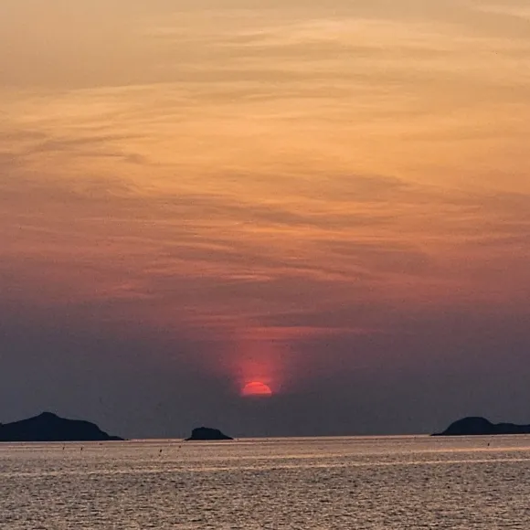 서해를 붉게 물들이는 월명낙조