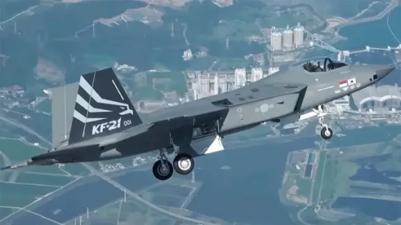 KF-21이 비행하고 있다. 한국항공우주산업(KAI) 제공 KF-21이 비행하고 있다. 한국항공우주산업(KAI) 제공