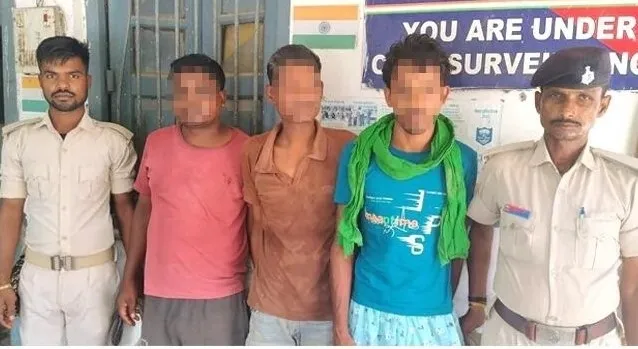 일가족 5명을 살해해 체포된 용의자 3명. Bihar Police 제공 일가족 5명을 살해해 체포된 용의자 3명. Bihar Police 제공