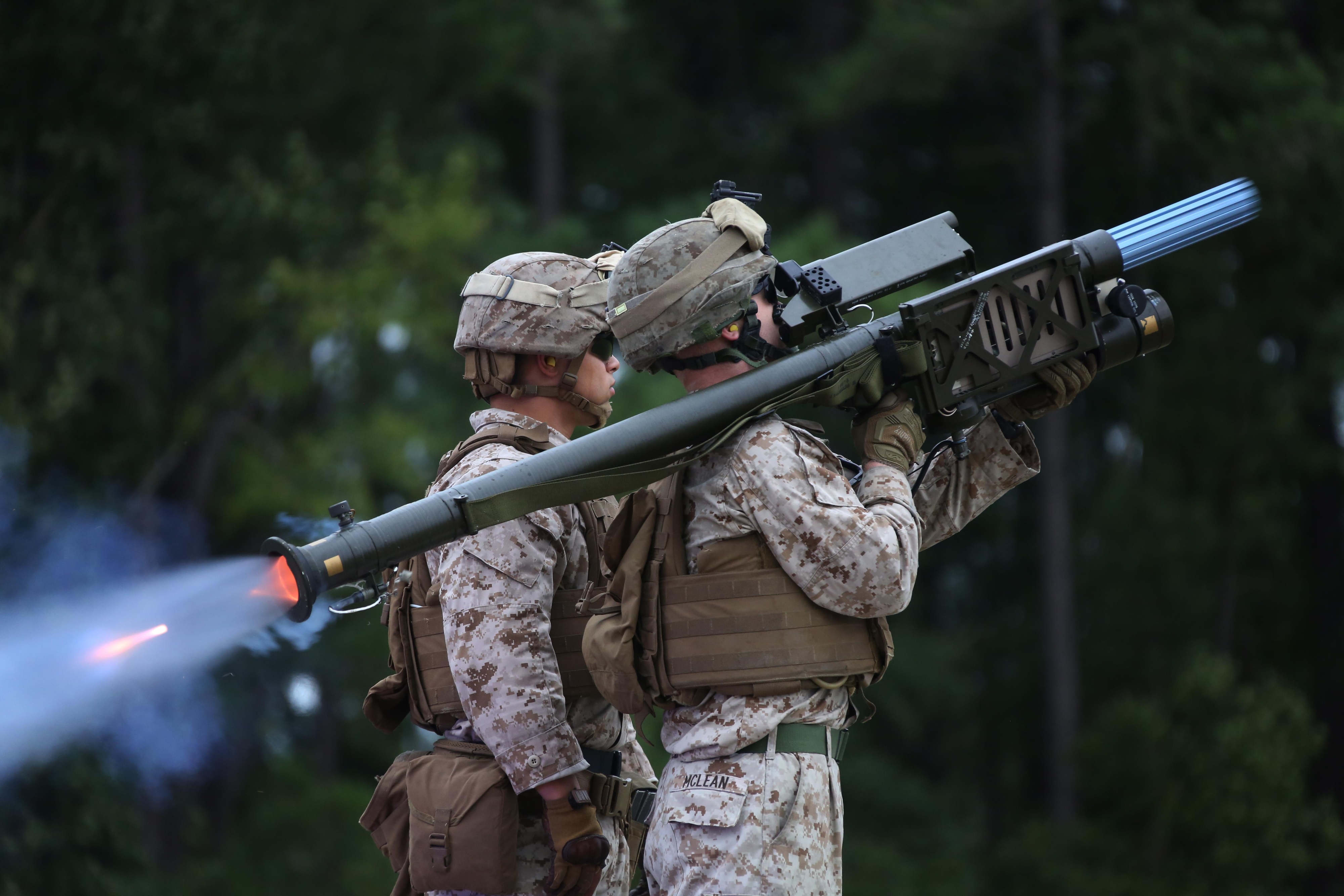 미국의 대표적 맨패드인 FIM-92 스팅어. 미 해병대 미국의 대표적 맨패드인 FIM-92 스팅어. 미 해병대