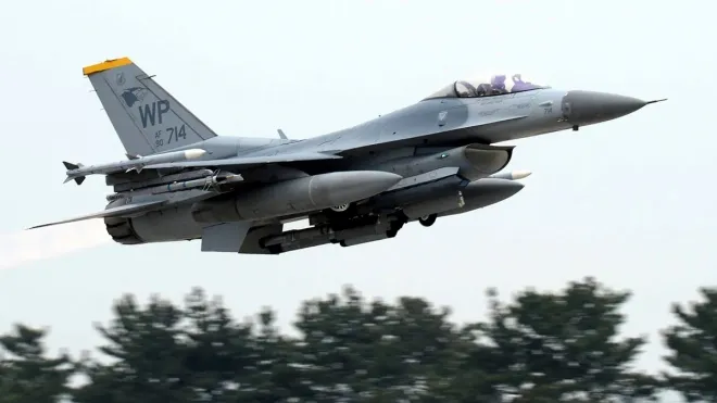F-16 전투기. AP 연합뉴스 F-16 전투기. AP 연합뉴스