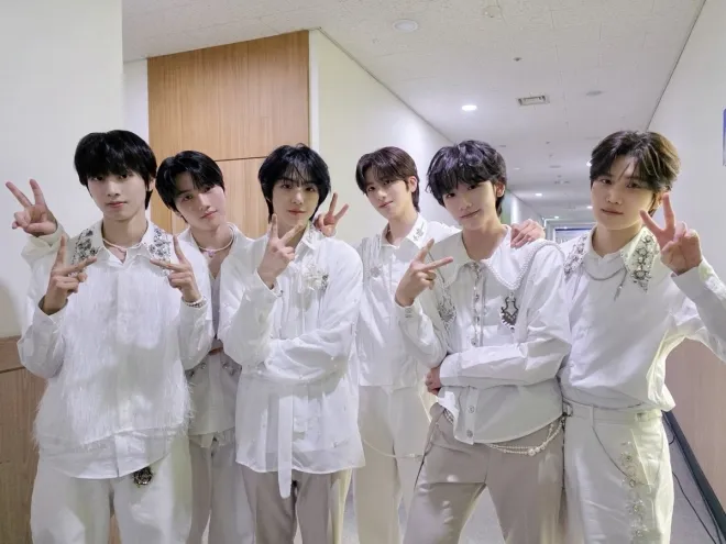 아이딧. 스타쉽 엔터테인먼트