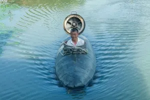 “30분 잠수 가능합니다”…5톤 잠수함 직접 만든 중국 농부의 사연