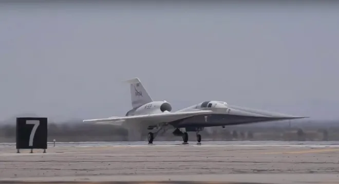 활주 시험 중인 초음속 항공기 X-59. 출처=NASA