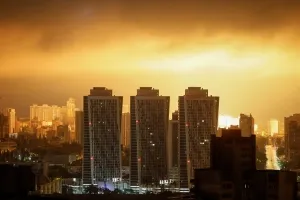 “휴전? 그게 뭔데?”…러 ‘분노의 복수’ 시작, 우크라 밤하늘 불타올랐다